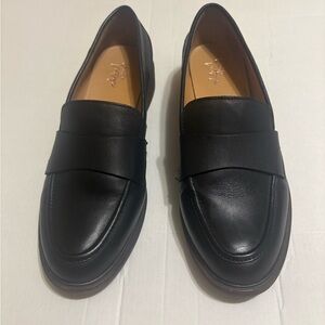 Crown Vintage Men's Classic Black Slip-Ons
